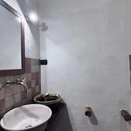 Hammam Rooms, Senorbi, Sardegna * Senorbi