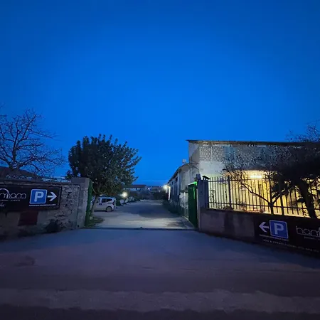 Hammam Rooms, Senorbi, Sardegna Гостевой дом *